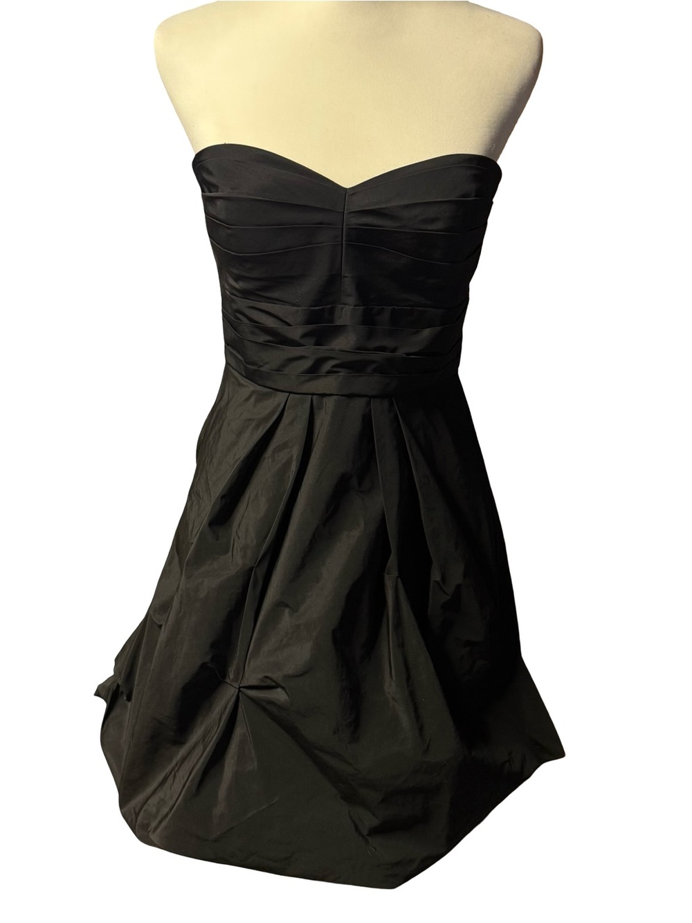 BCBG Max Azria Solid Black Strapless Bubble Hem Cocktail Dress Size 6 NWT New